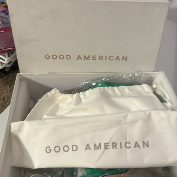 GOOD AMERICAN 🔺JUST REDUCED🔺KELLY GREEN TERRY CLOTH SANDAL 8.5 M - Picture 14 of 14